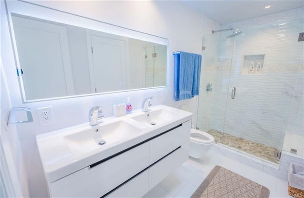 986 Oriole Dr - Photo 3 of 8