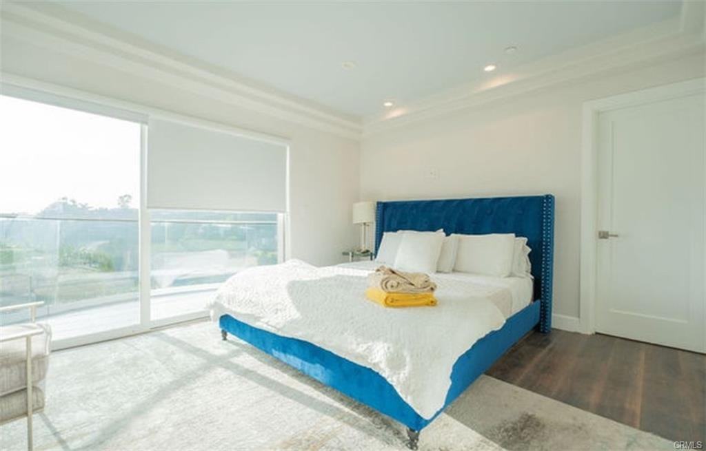 986 Oriole Dr - Photo 4 of 8