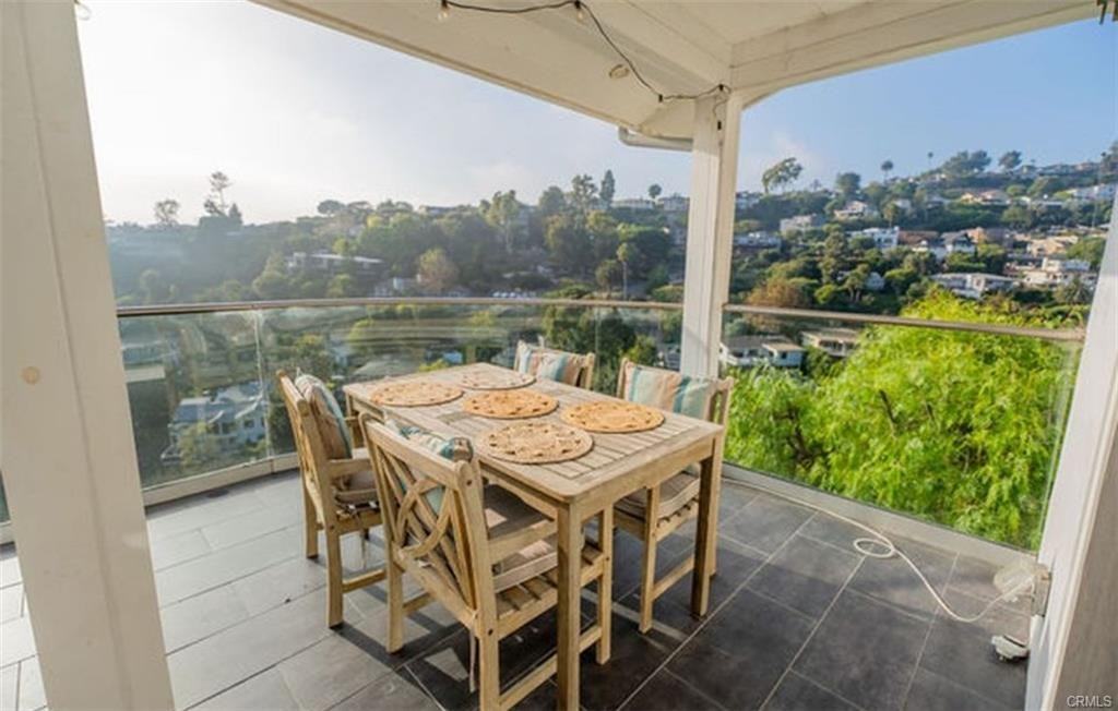 986 Oriole Dr - Photo 5 of 8