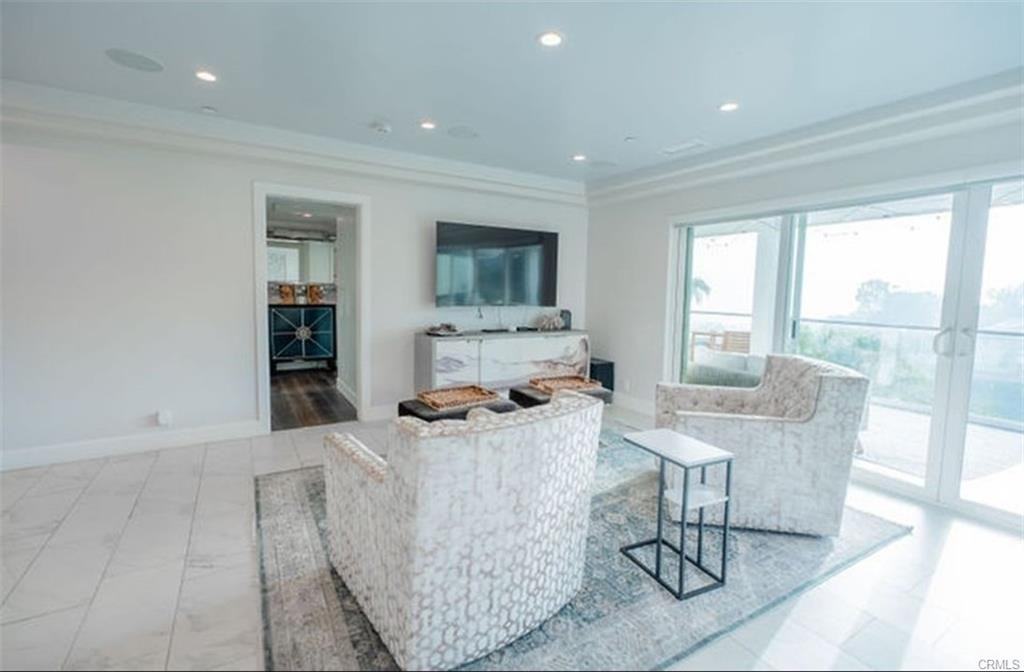 986 Oriole Dr - Photo 6 of 8