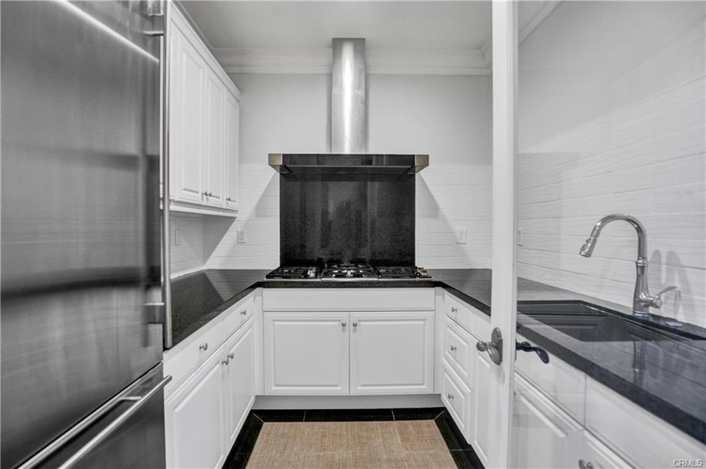 54 Clifford - Photo 2 of 8