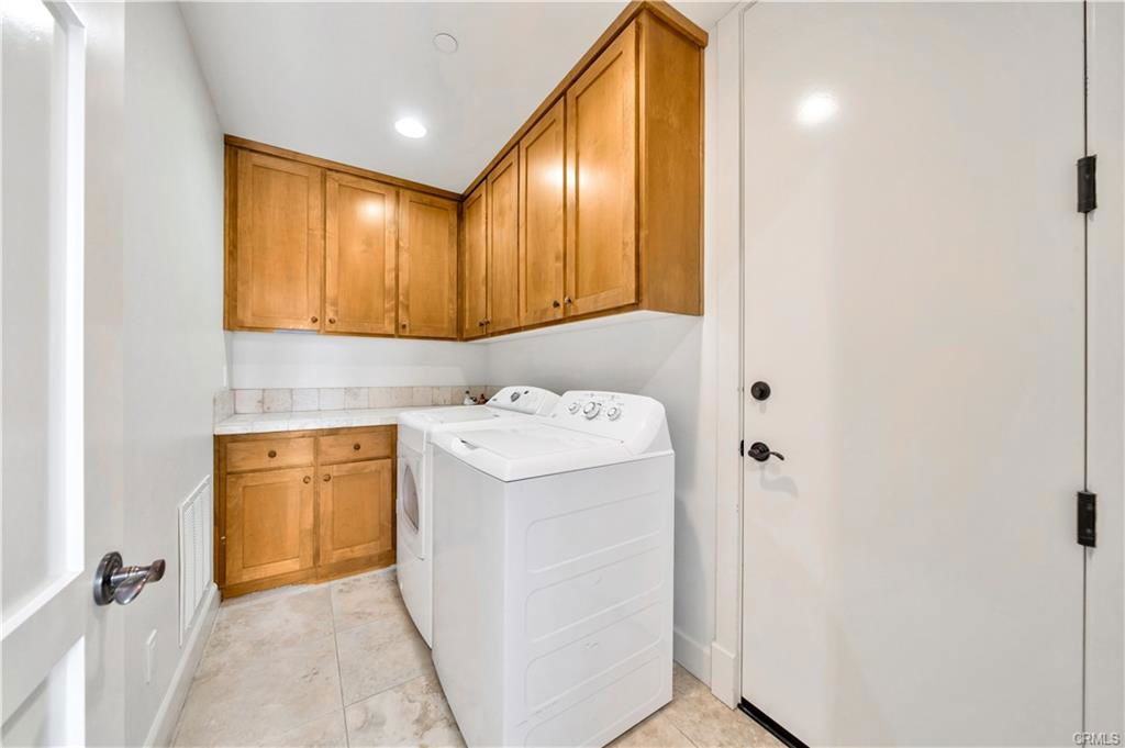 113 Coronado Ln - Photo 2 of 8