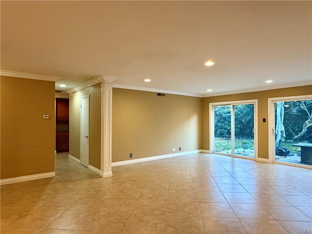 4848 Ironwood Avenue - Photo 3 of 5