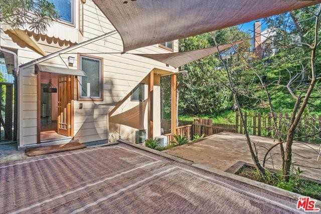 3705 Fredonia Dr - Photo 2 of 8