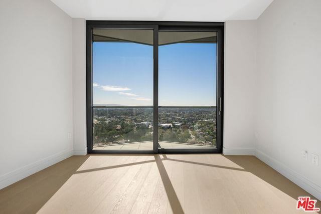 211 Elm Court #16B - Photo 3 of 8