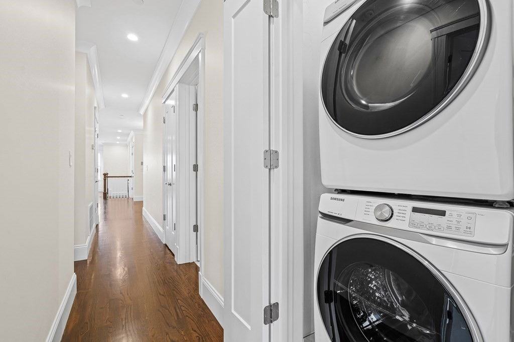 77 Dix Street - Photo 5 of 8