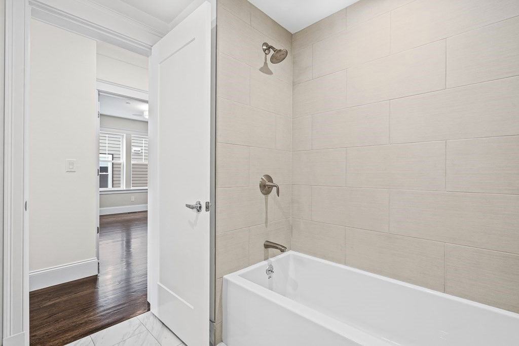 77 Dix Street - Photo 7 of 8