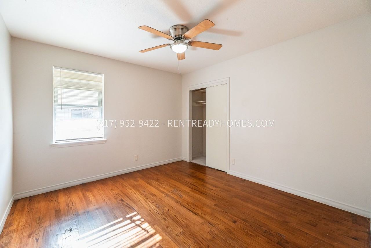 1125 Tosch Ln - Photo 7 of 14