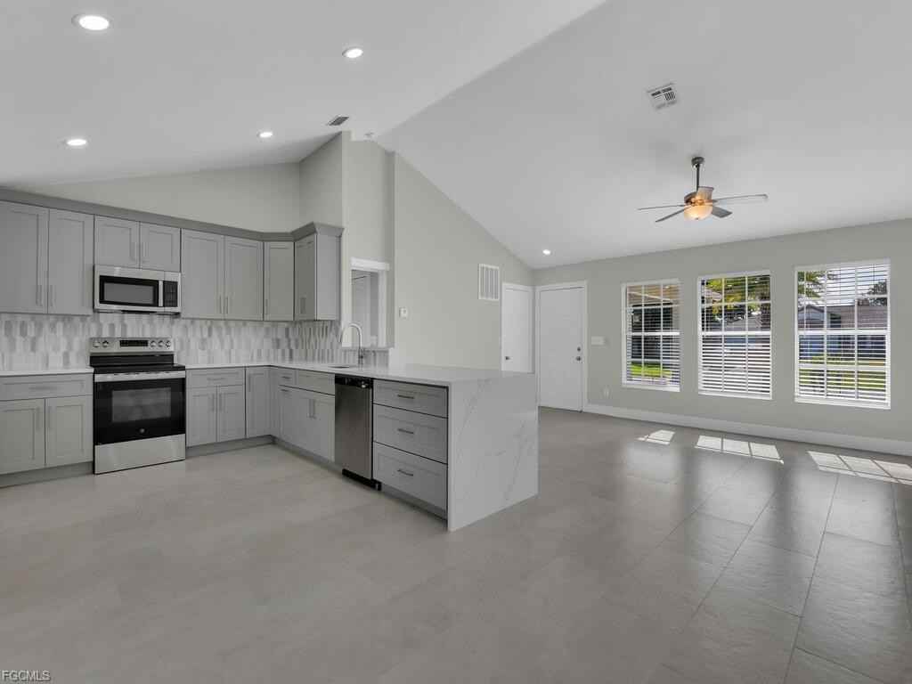 1931 Sw 36th Ter - Photo 2 of 8