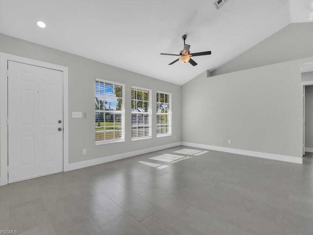 1931 Sw 36th Ter - Photo 4 of 8