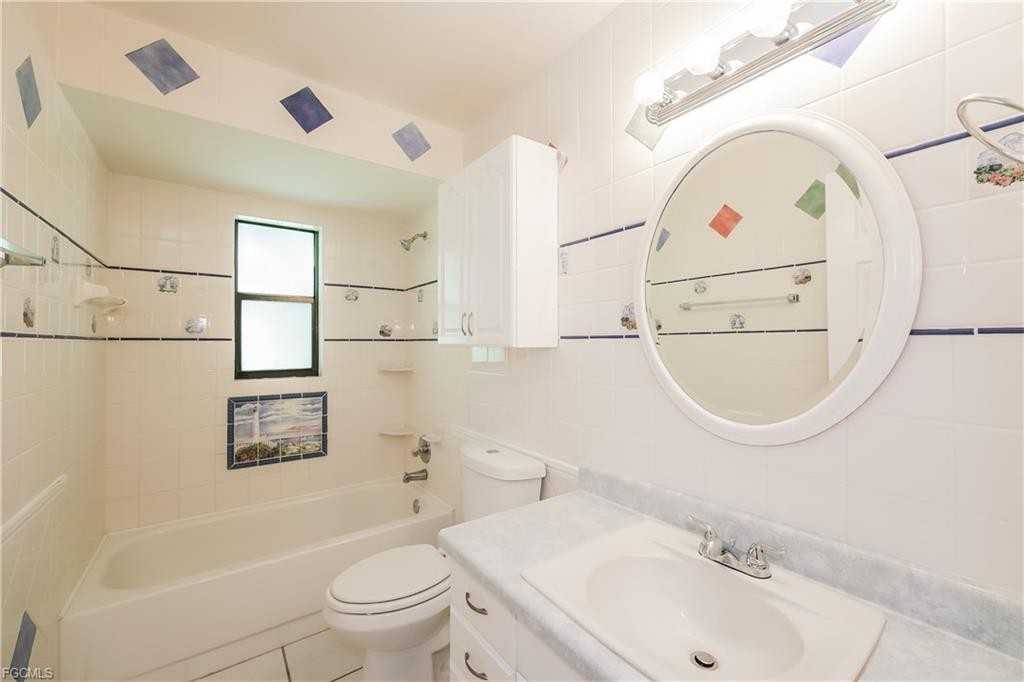 720 Southwest 8th Terrace - Photo 5 of 8