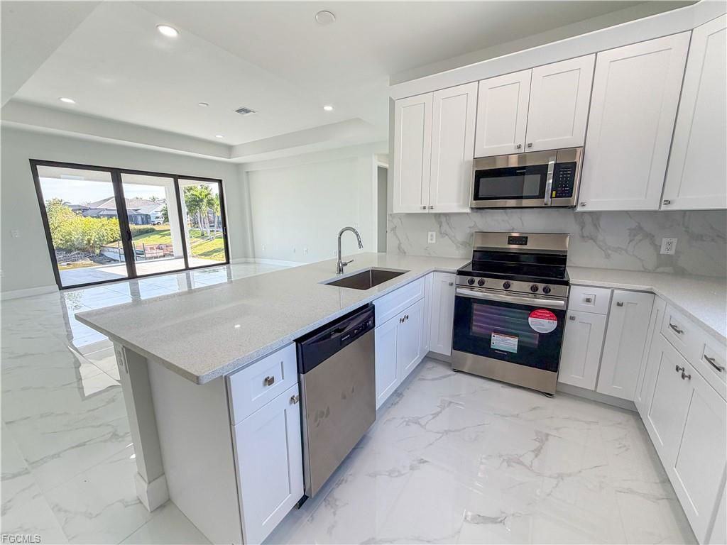 1227 Southeast 3rd Avenue - Photo 2 of 8