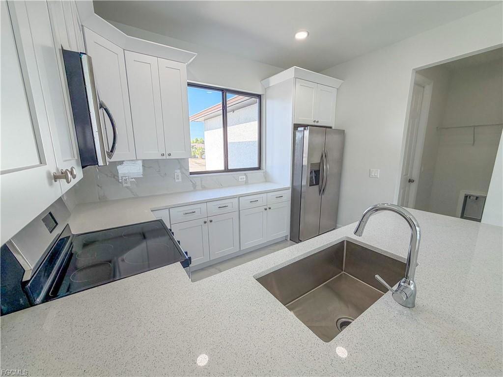 1227 Southeast 3rd Avenue - Photo 4 of 8