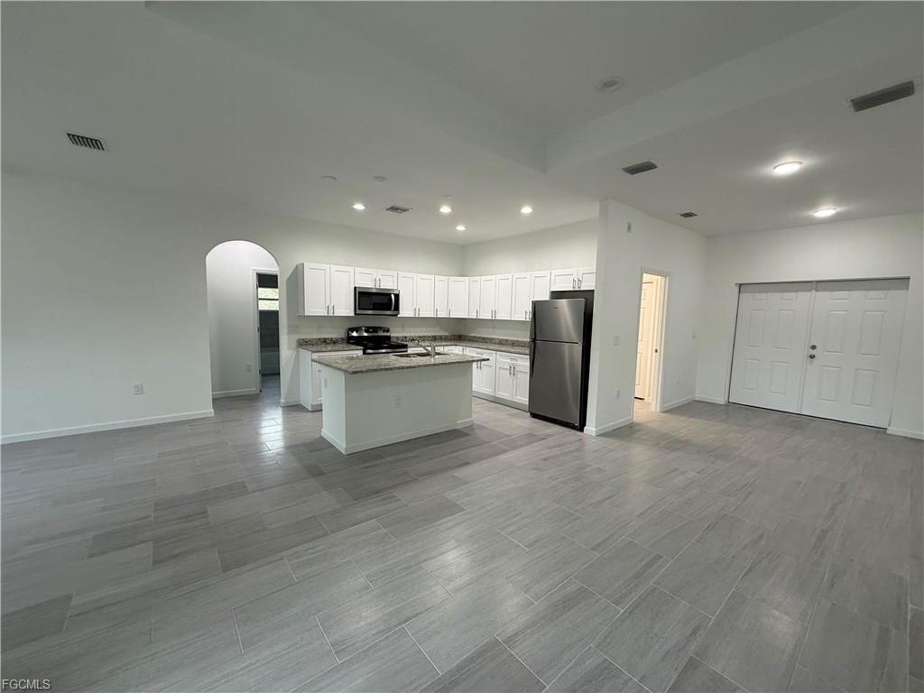 4629 Laura Ave N - Photo 4 of 8