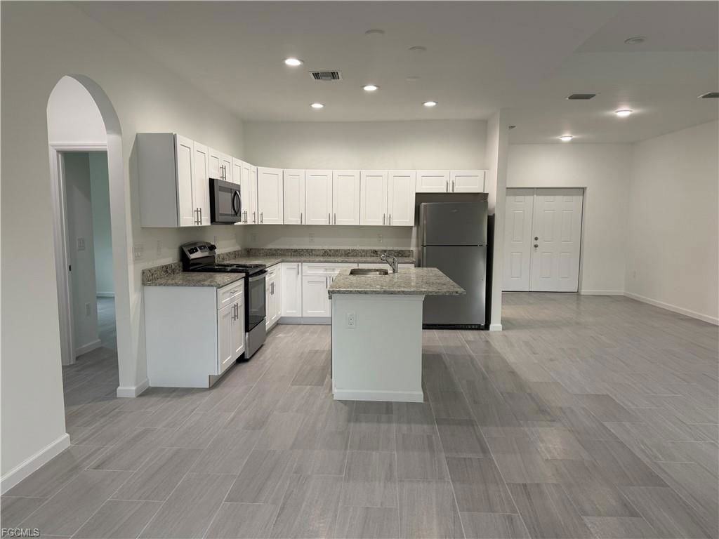 4629 Laura Ave N - Photo 5 of 8