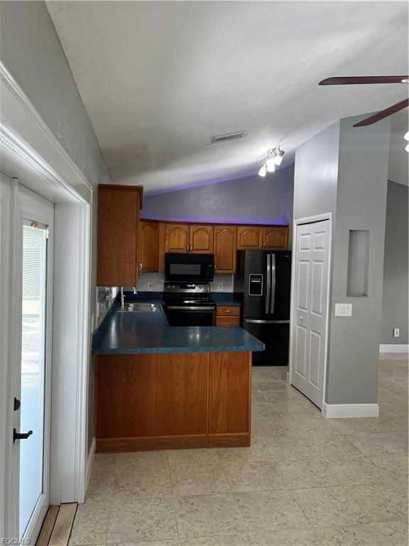 1412 Northeast Van Loon Terrace - Photo 4 of 8