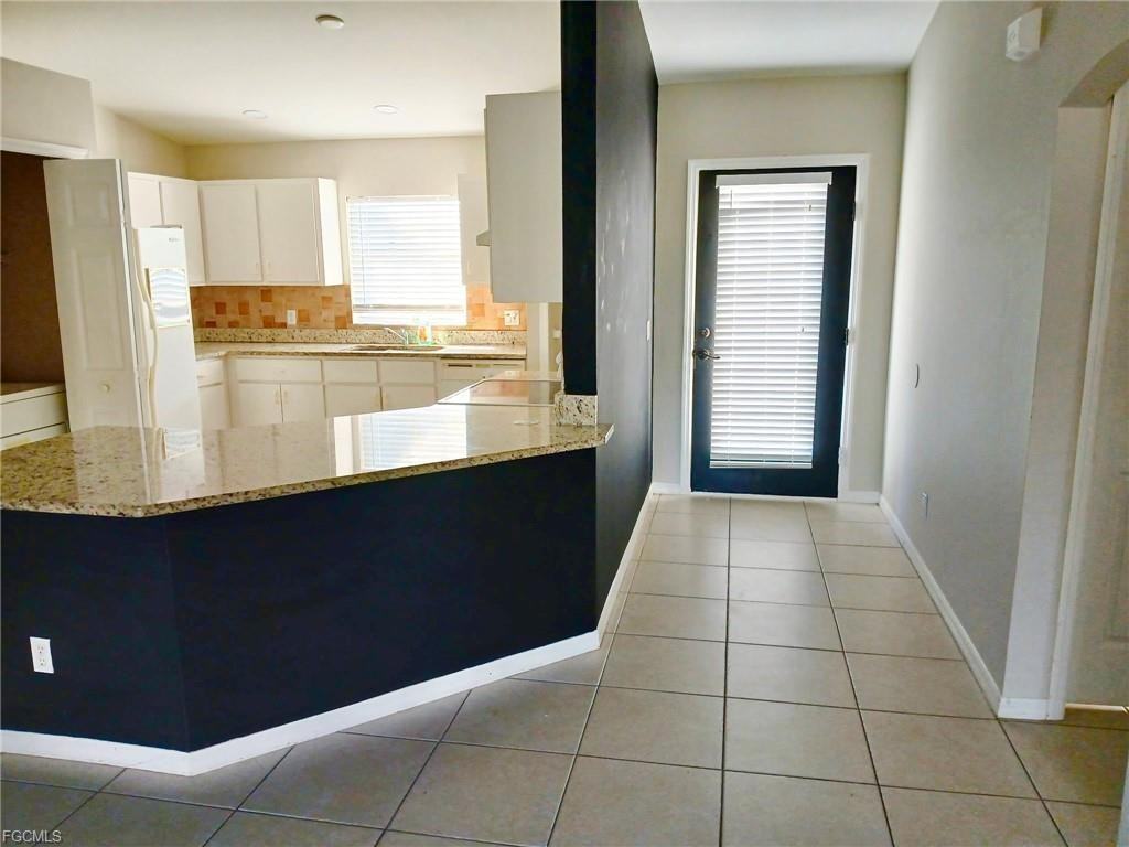 3307 Surfside Blvd - Photo 3 of 7