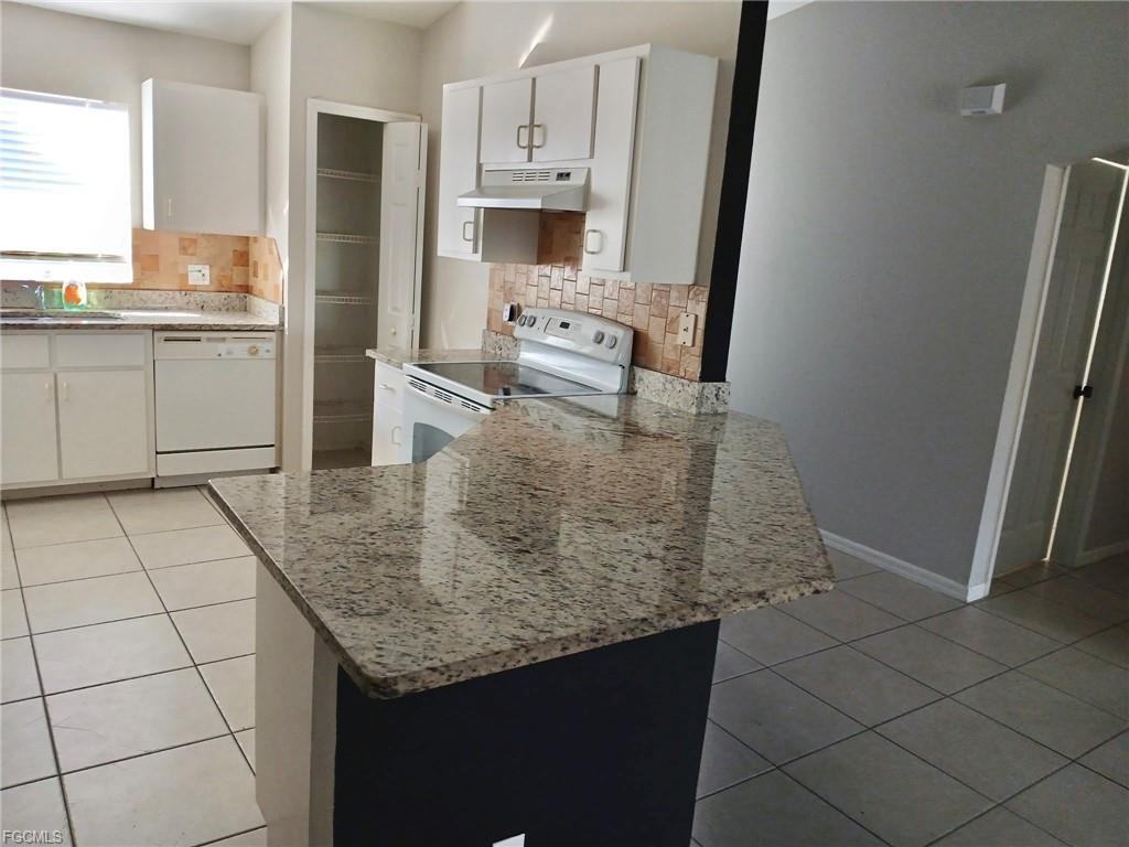 3307 Surfside Blvd - Photo 4 of 7