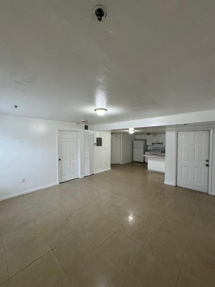 7136 Northwest 14th Place #7136-10 - Photo 7 of 20