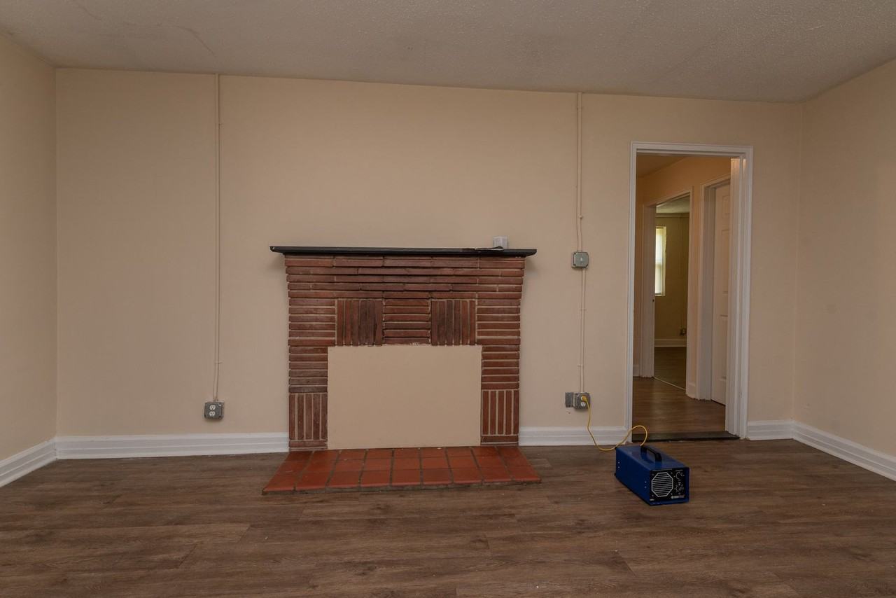 2202 Roosevelt Dr - Photo 3 of 25