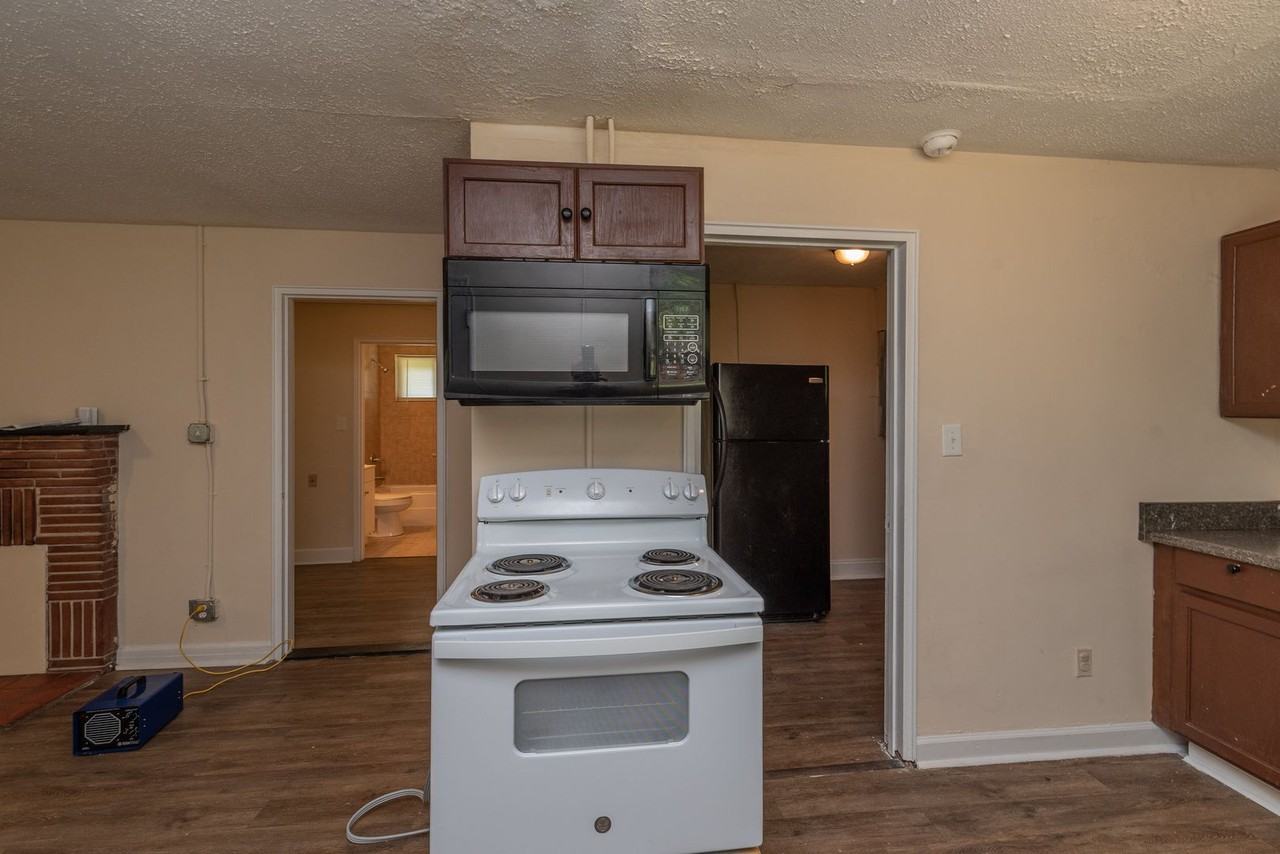 2202 Roosevelt Dr - Photo 6 of 25