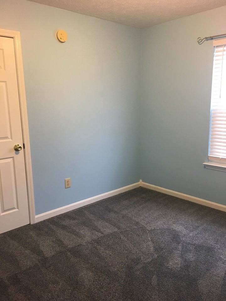 208 Airport Rd - Photo 5 of 44