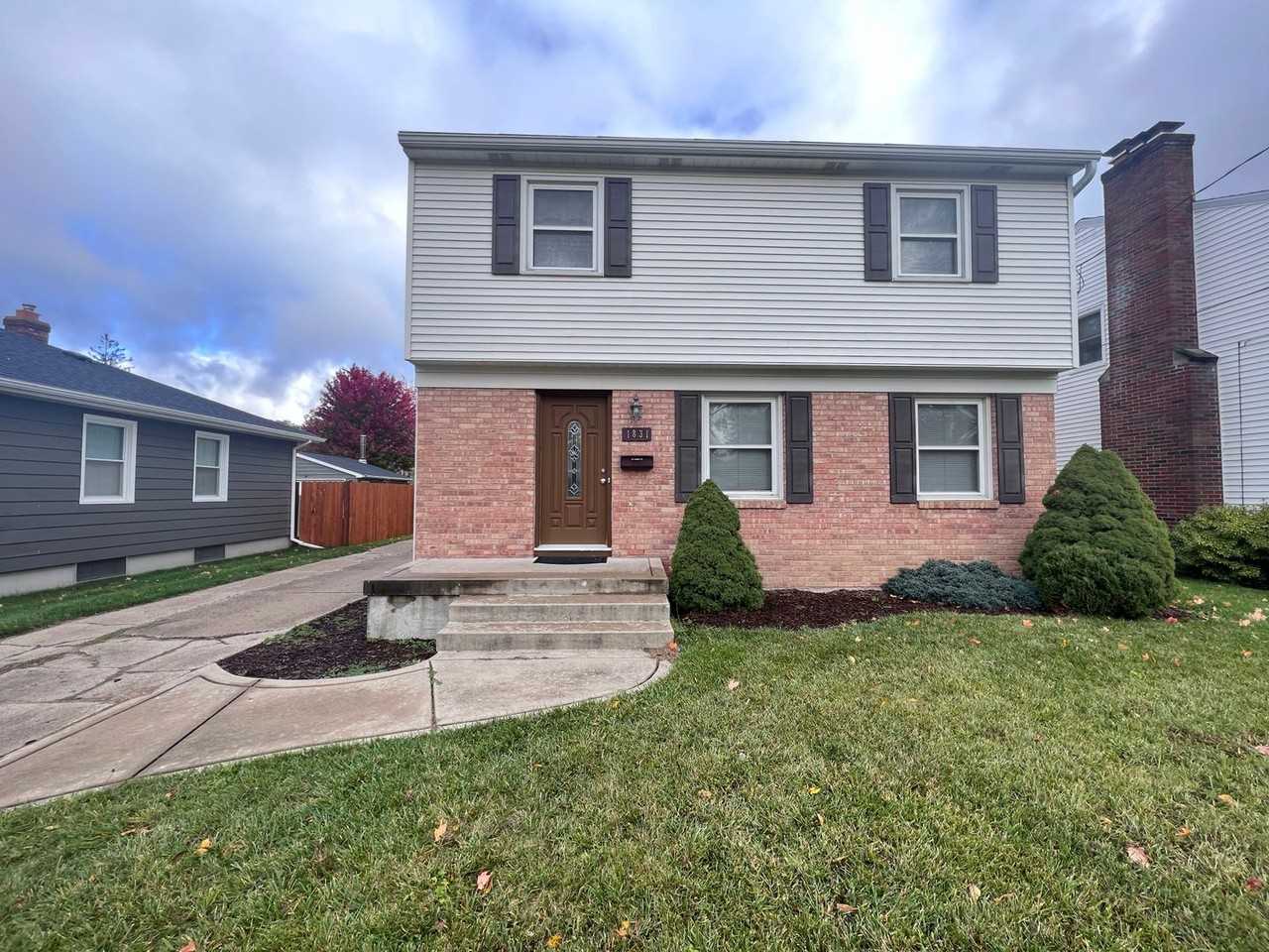 1831 Crescent Drive Northeast