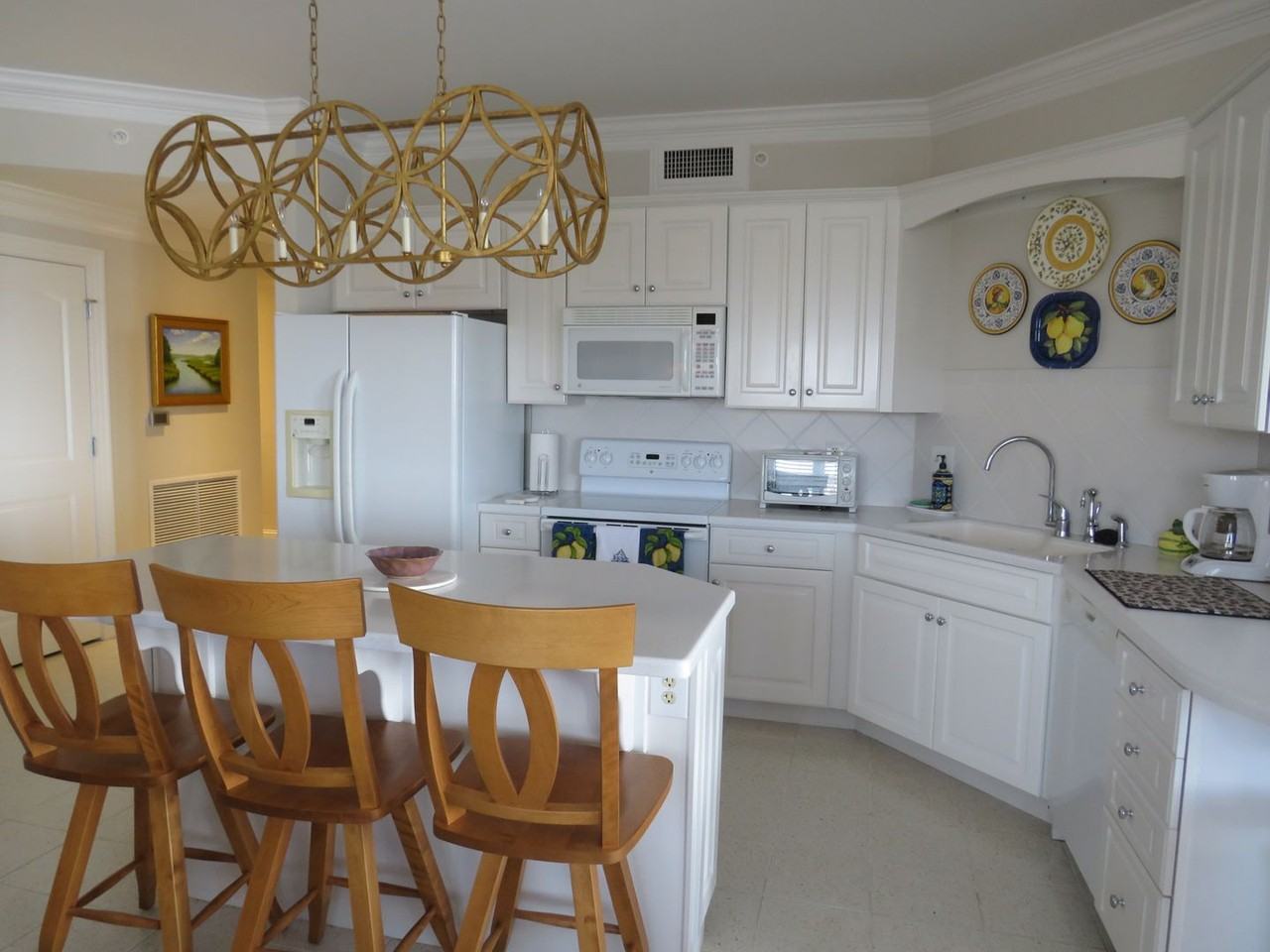 4425 Arendell St - Photo 5 of 20