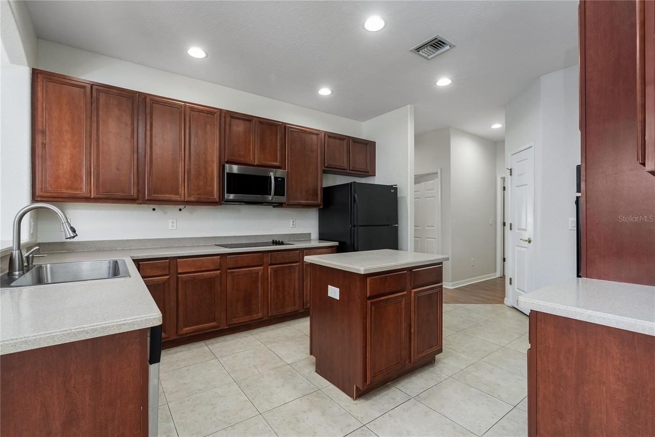 4420 85th Avenue Cir E - Photo 5 of 40