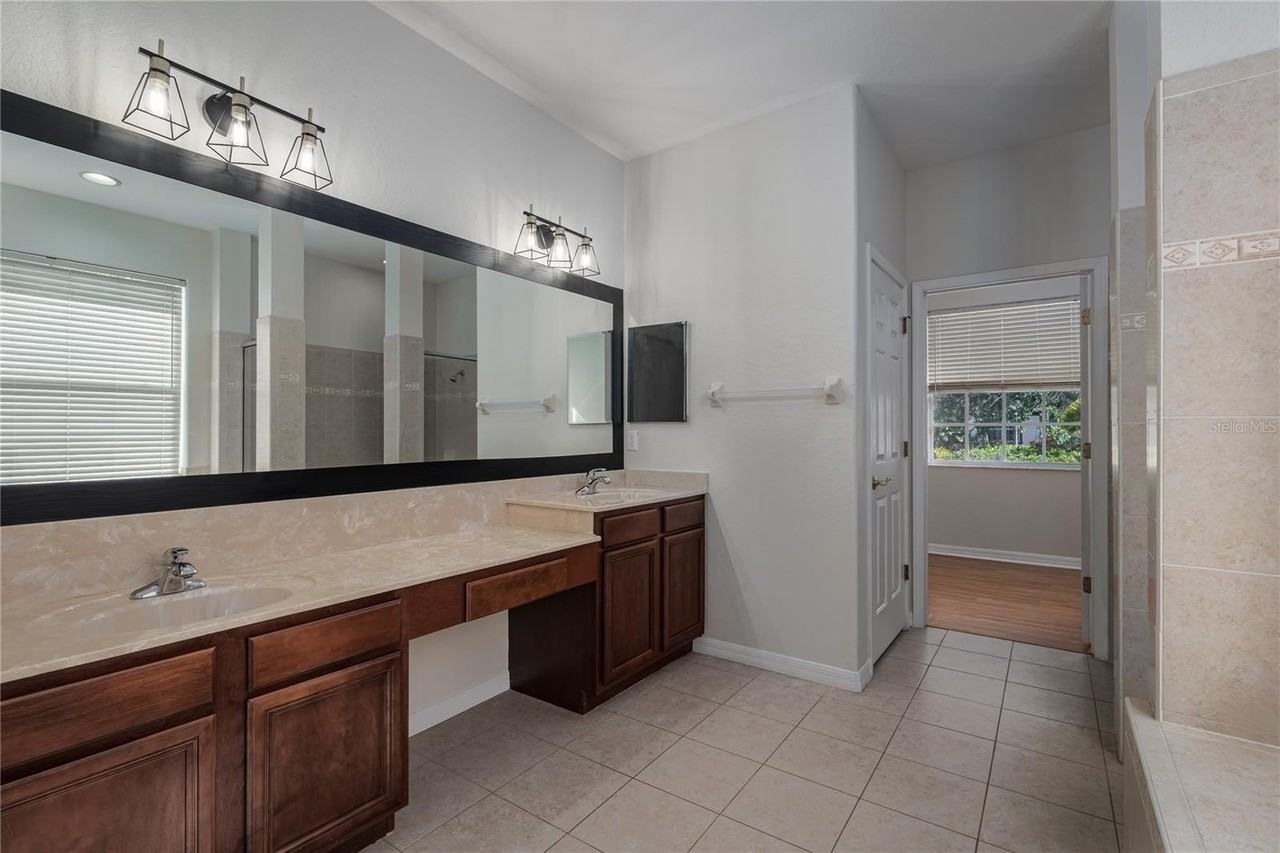 4420 85th Avenue Cir E - Photo 7 of 40