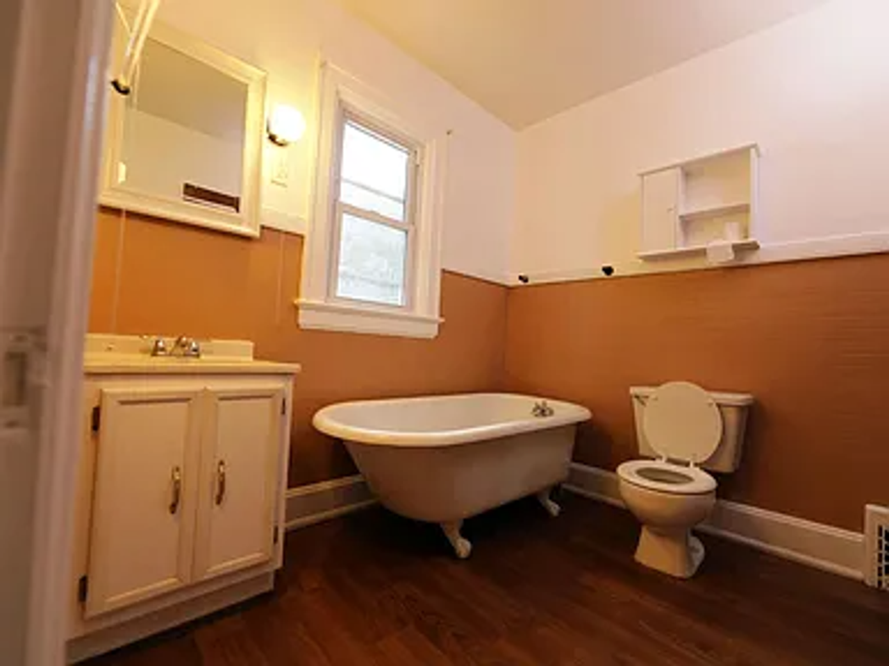 910 South 25th Street - Photo 6 of 8