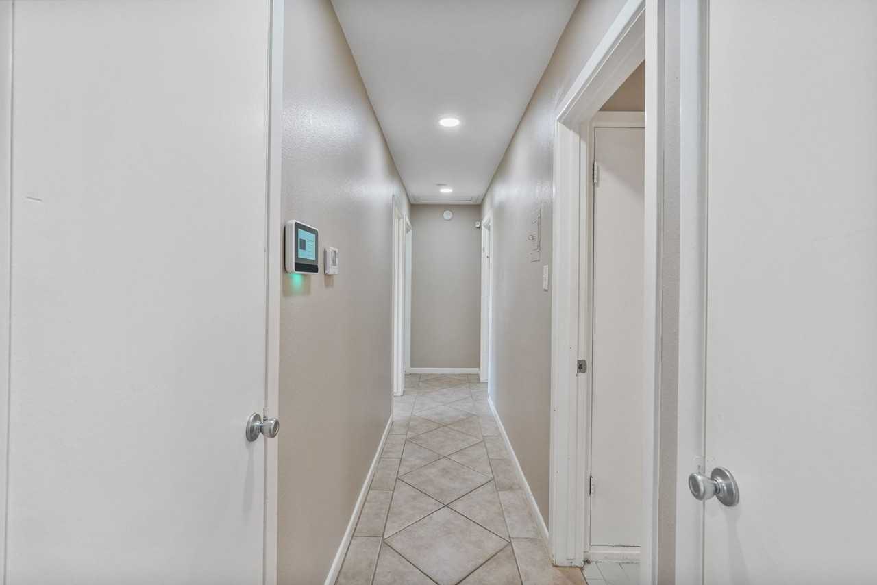 513 Greenway Dr - Photo 3 of 23