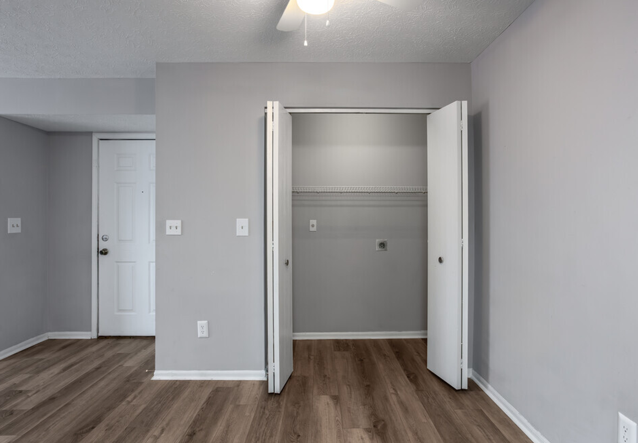 Park Vista Apartments - Photo 5 of 13