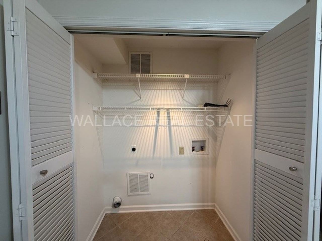 1325 Woodridge Drive - Photo 6 of 17