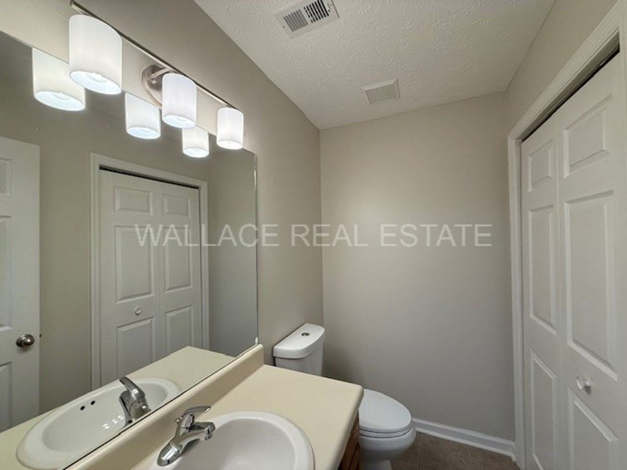 1325 Woodridge Drive - Photo 7 of 17