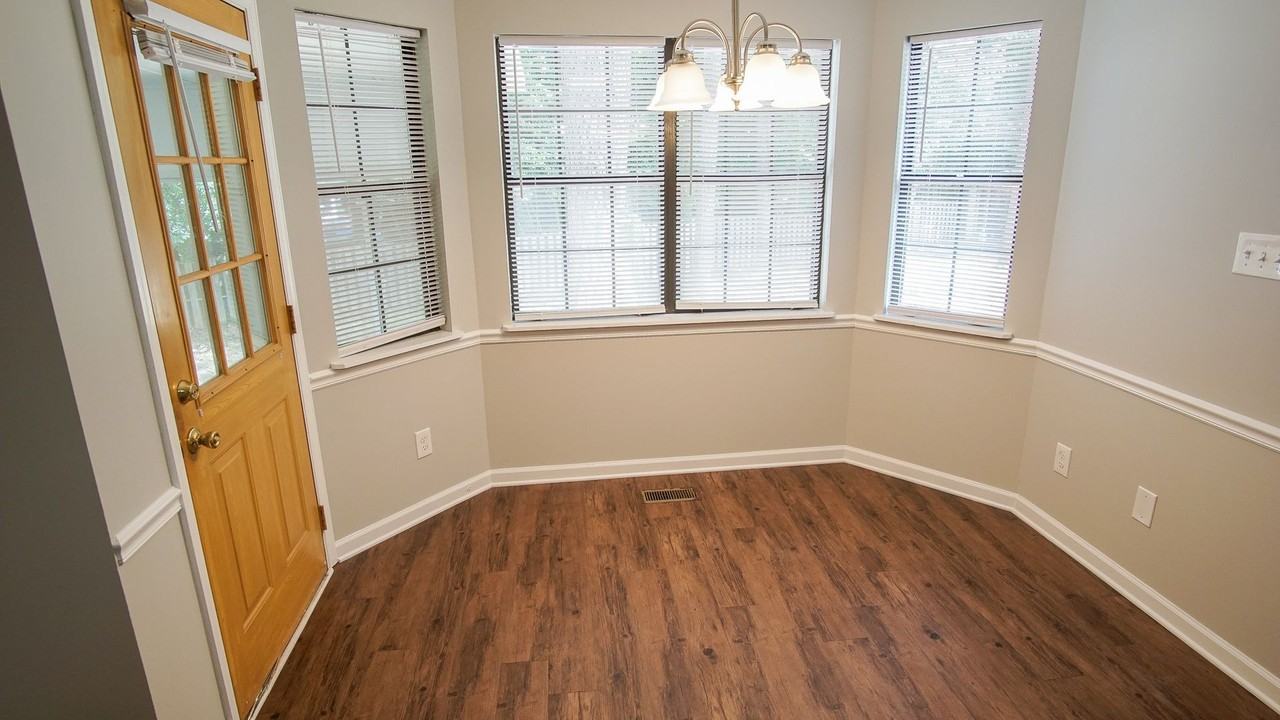 344 Stagecoach Way - Photo 5 of 13