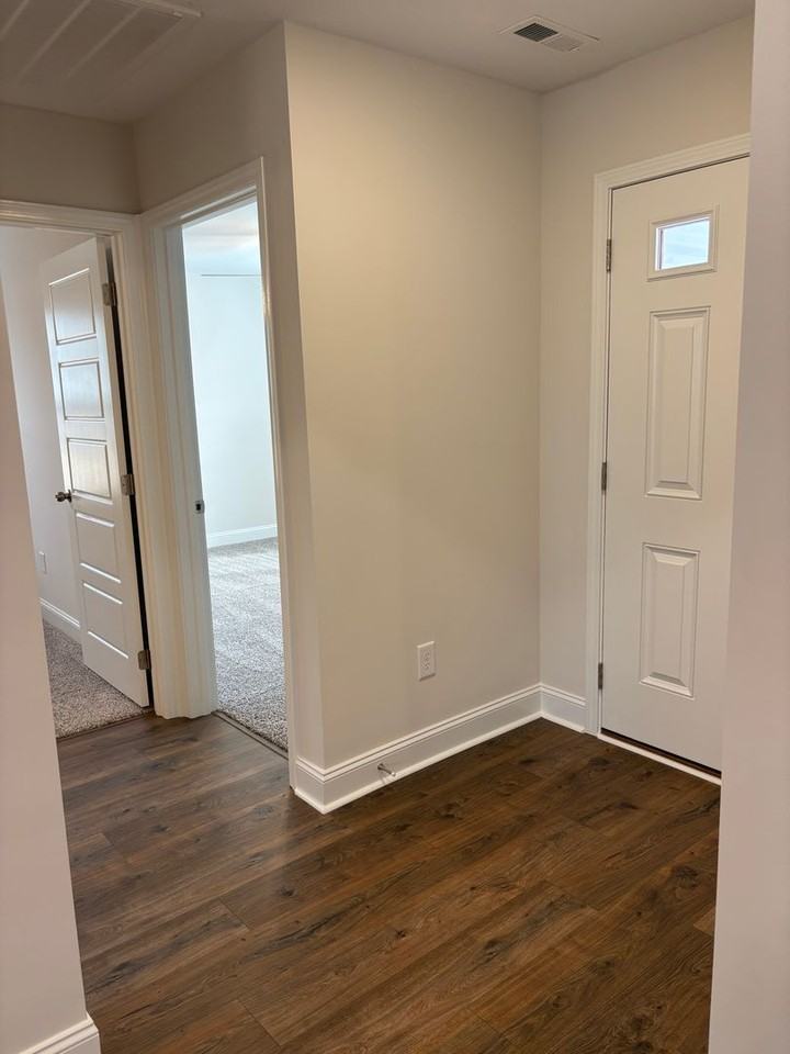 176 Leitrim Dr - Photo 3 of 22