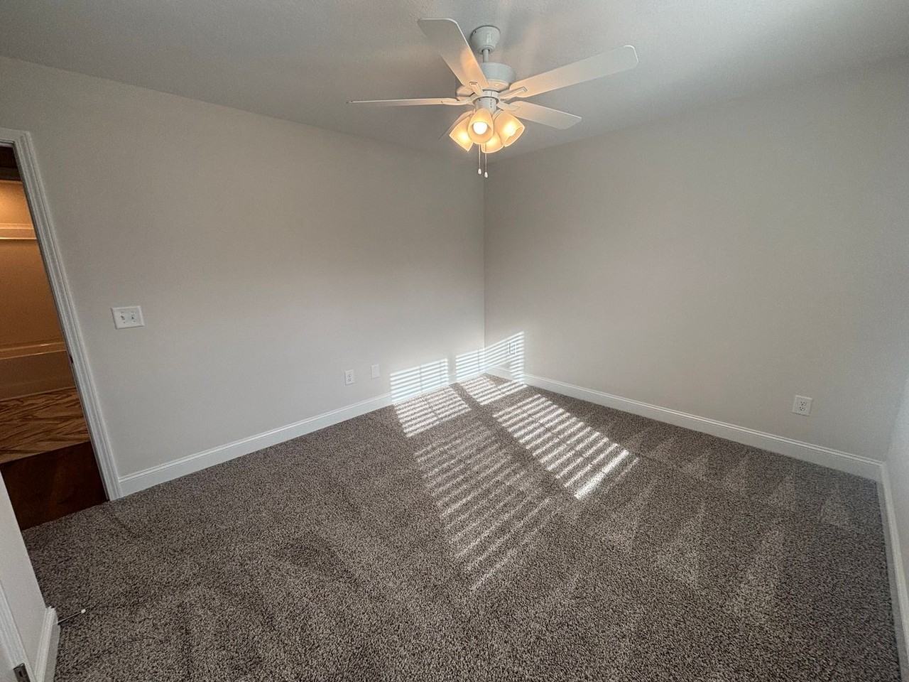 176 Leitrim Dr - Photo 5 of 22