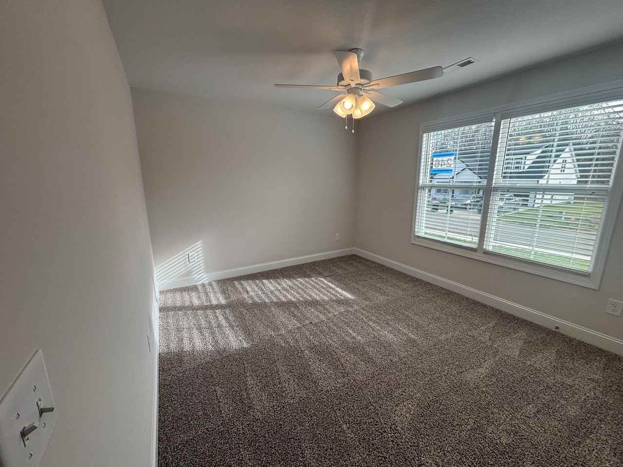 176 Leitrim Dr - Photo 6 of 22