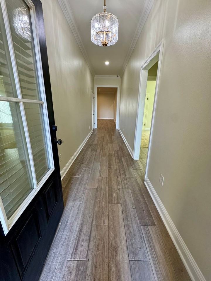 798 Beaumont Dr - Photo 3 of 20