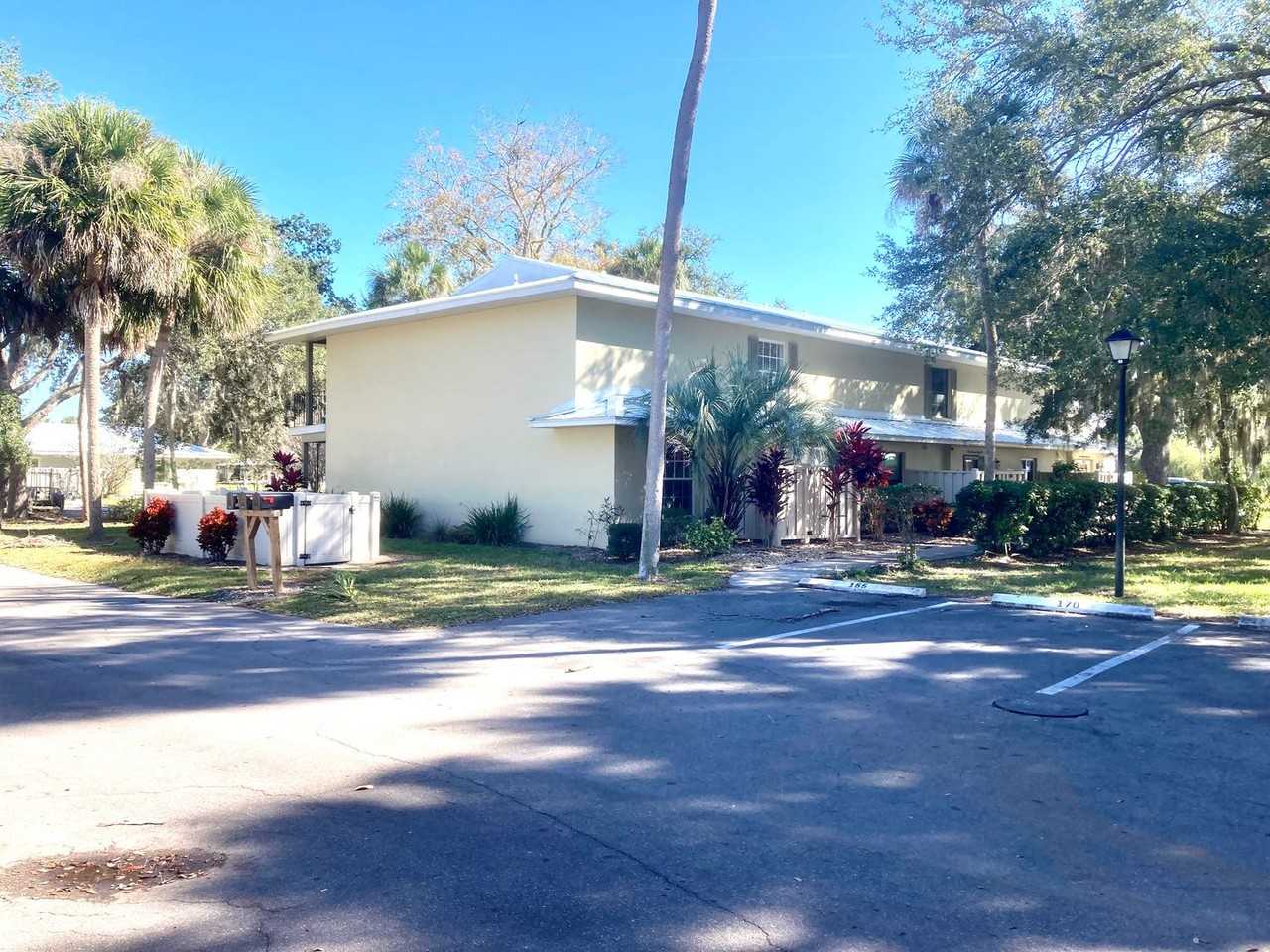 1277 N Seagull Pt - Photo 2 of 32