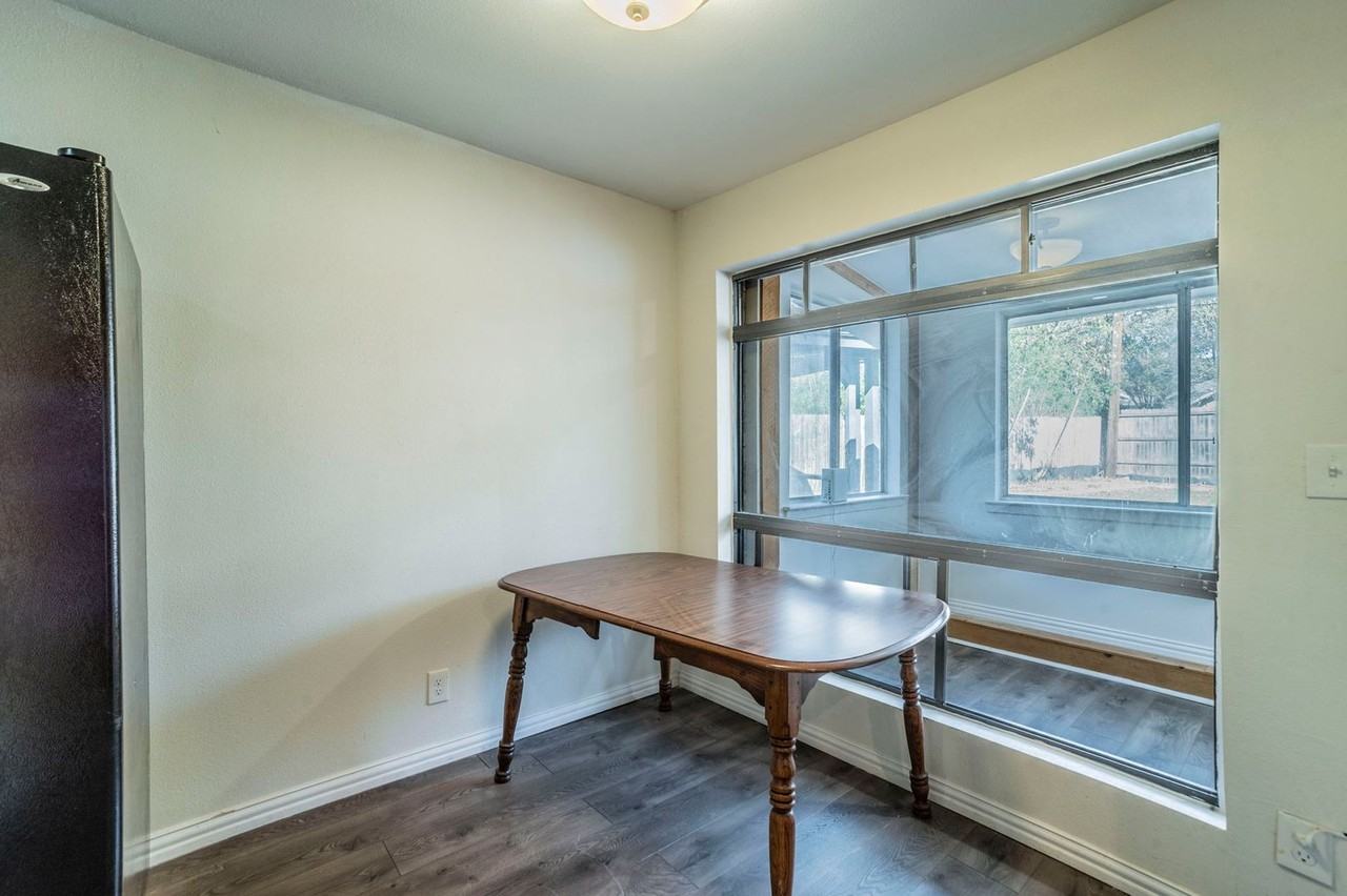 6029 Wormar Avenue - Photo 7 of 24