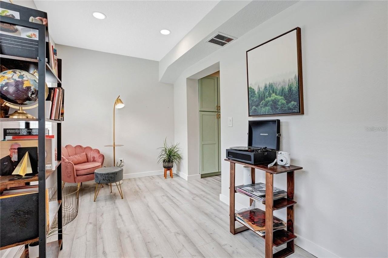 1891 Oglesby Avenue - Photo 2 of 15