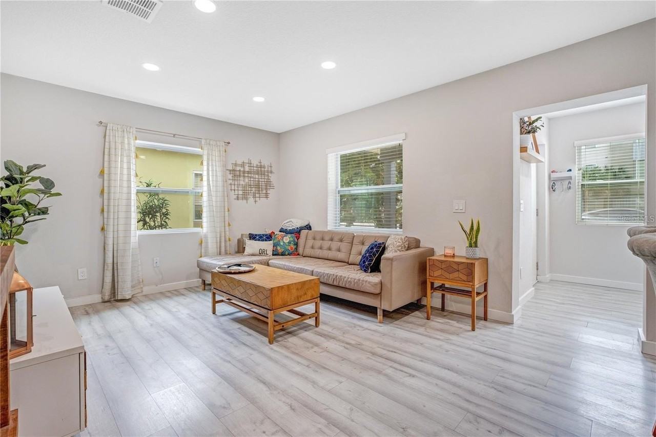 1891 Oglesby Avenue - Photo 5 of 15