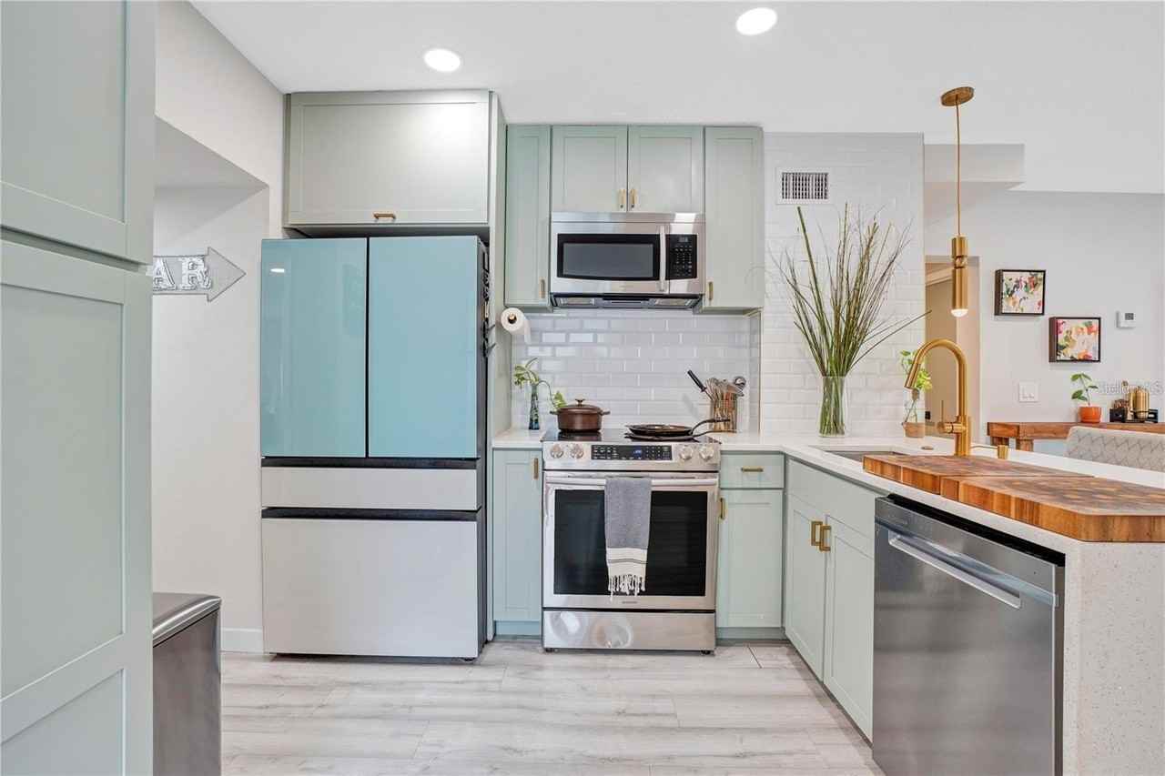 1891 Oglesby Avenue - Photo 7 of 15