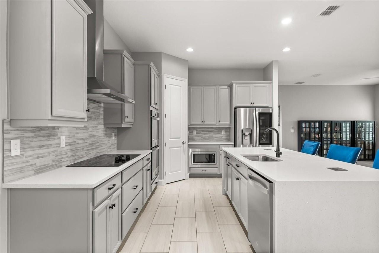 6875 Arnoldson Street - Photo 5 of 48