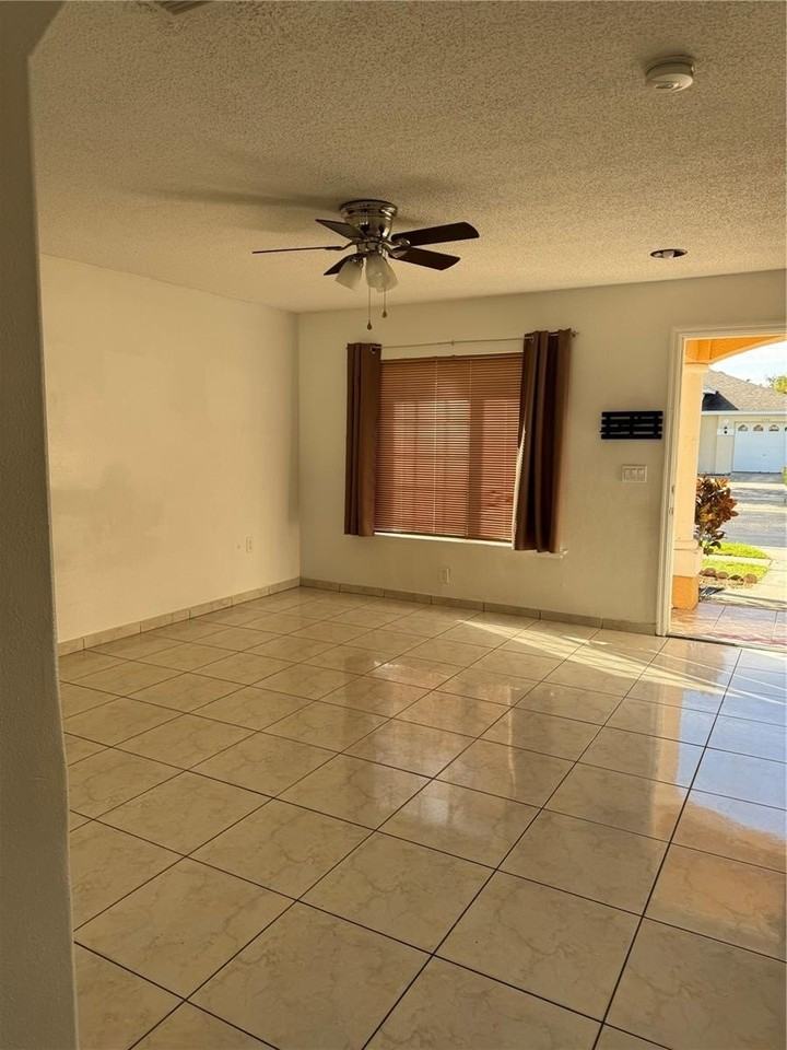 1349 Ivy Meadow Drive - Photo 4 of 29