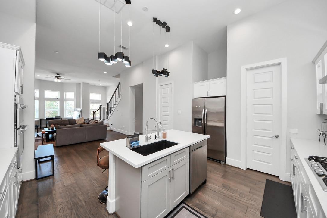 Mcgowen Street - Photo 5 of 22