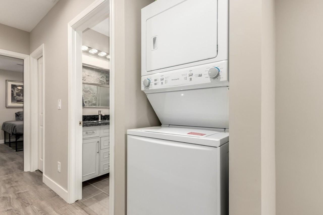 West 7th Street - Photo 6 of 23