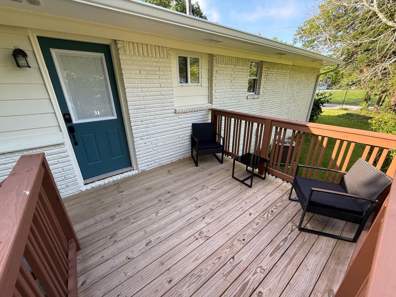 Eisenhower Ct Se - Photo 2 of 16